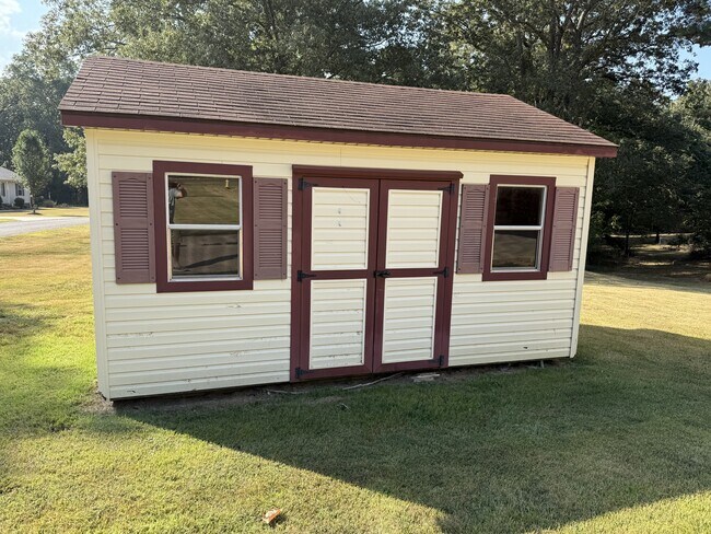 Building Photo - 364 Ridgewood Dr