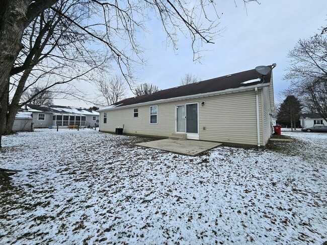 Building Photo - 101 Andrew Ct E