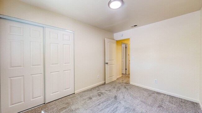 Building Photo - 360 Manka Cir