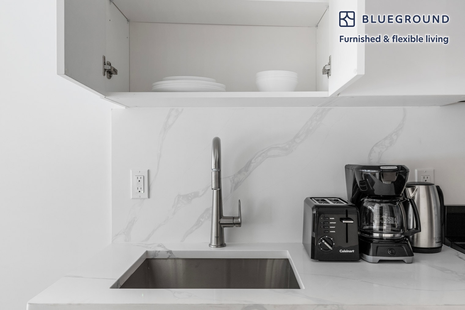 Building Photo - 307 W 39th St