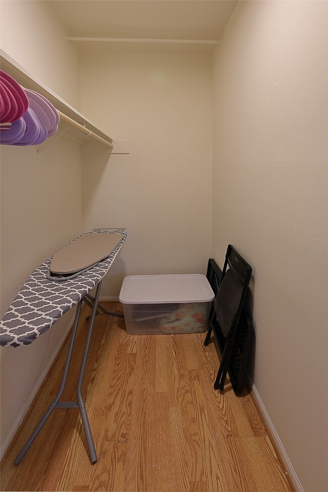 Building Photo - 2213 S Braeswood Blvd