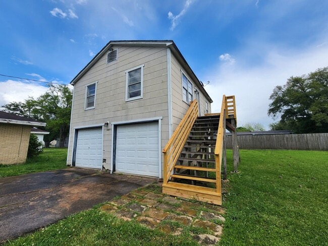 Primary Photo - 105-102 9th Ave