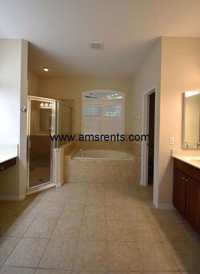 Building Photo - 13157 Paloma Dr