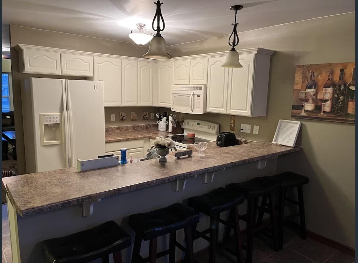 Kitchen - 2045 Rosewood Dr NW