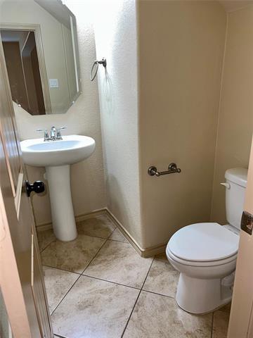 Building Photo - 8 Mapleridge Dr