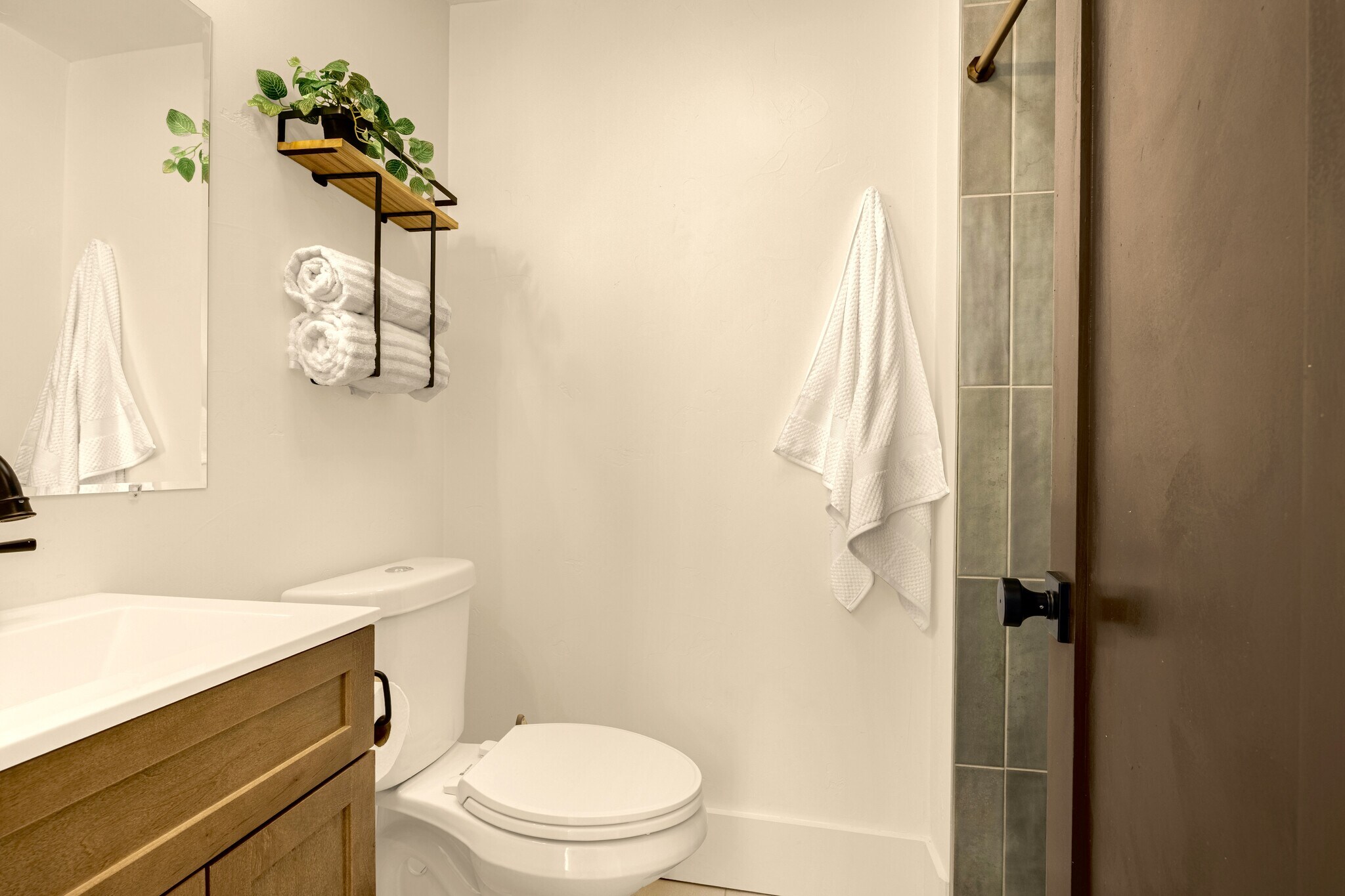 Building Photo - 200 W Cheyenne Rd