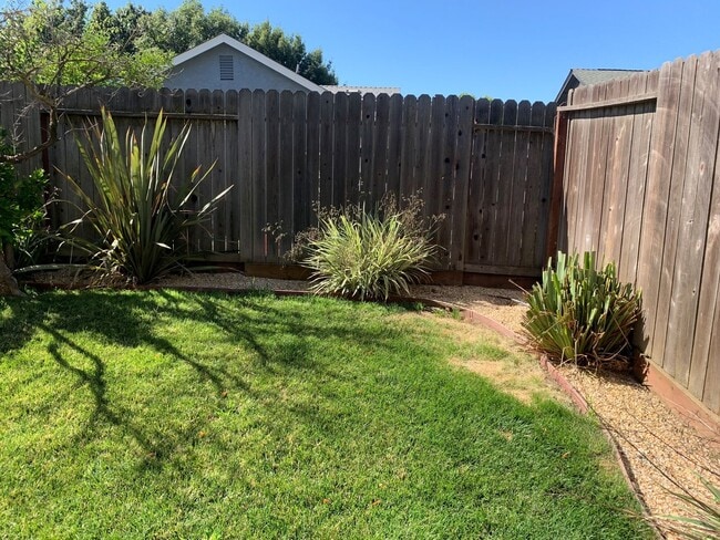 Building Photo - COMING SOON!!! Large 3 bedroom with an office in Elk Grove
