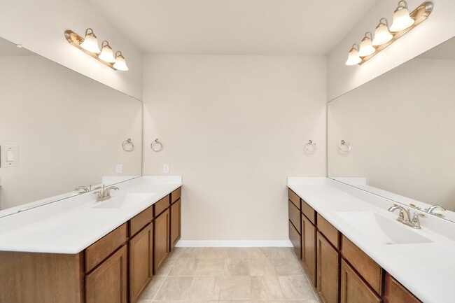 Building Photo - 2714 Birchwood Meadow Ct