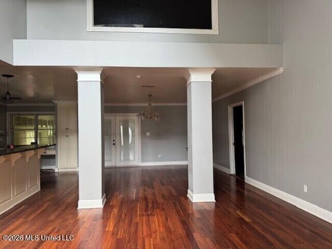 Building Photo - 5300 Beardslee St