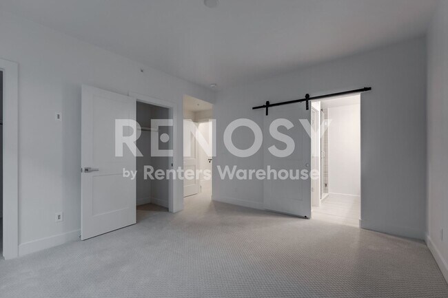 Building Photo - Prime Luxury Berkeley Townhouse with Rooftop Deck AVAILABLE NOW