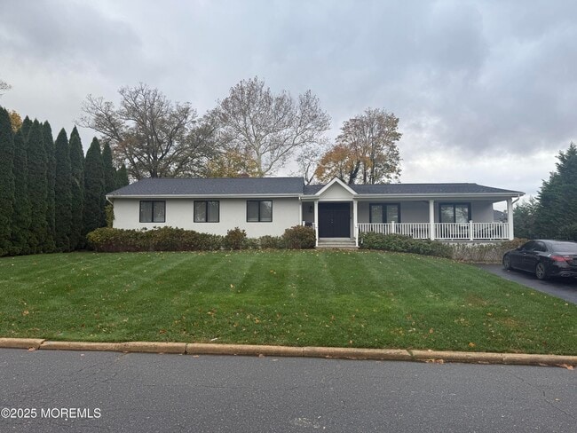 Primary Photo - 884 Red Oaks Dr