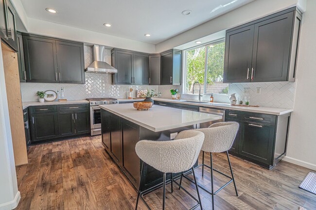 Building Photo - Stunning 5-Bedroom Home with Solar Panels ...