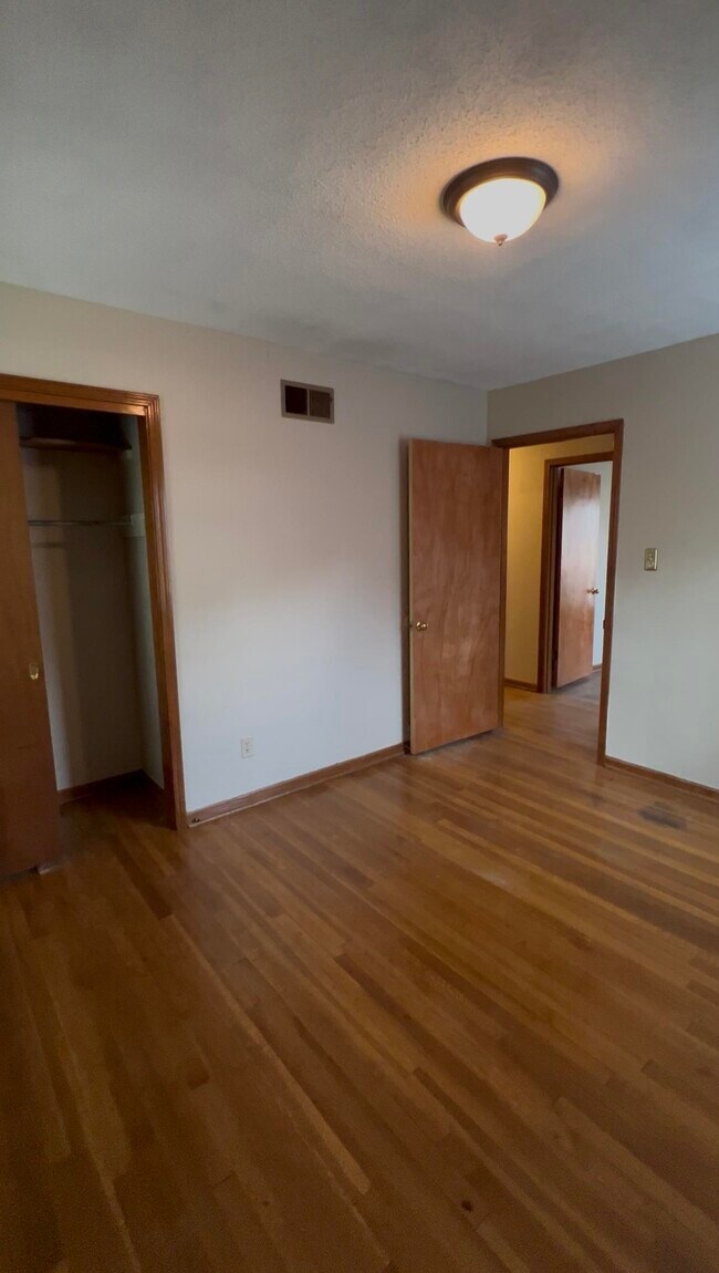 Building Photo - 3611 Naylor Dr