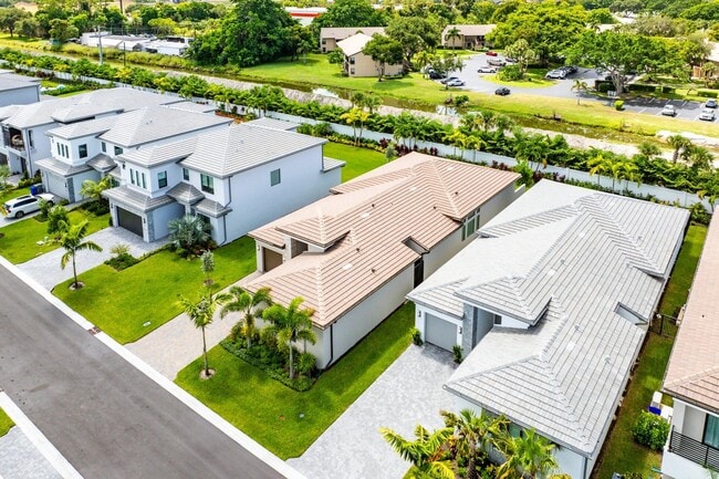 Building Photo - 8330 Essex Country Clb Dr