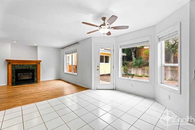 Building Photo - 9415 NW 28th Ct