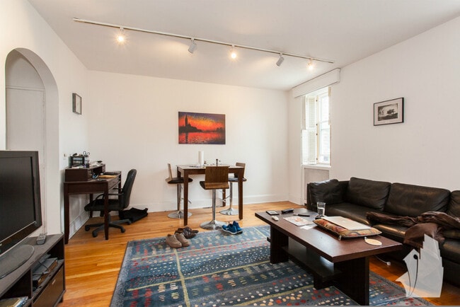 Building Photo - 1849 N Lincoln Ave