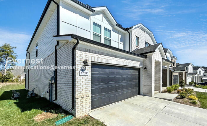 Building Photo - 4597 Winslet Dr