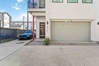 Building Photo - 3410 Baer St