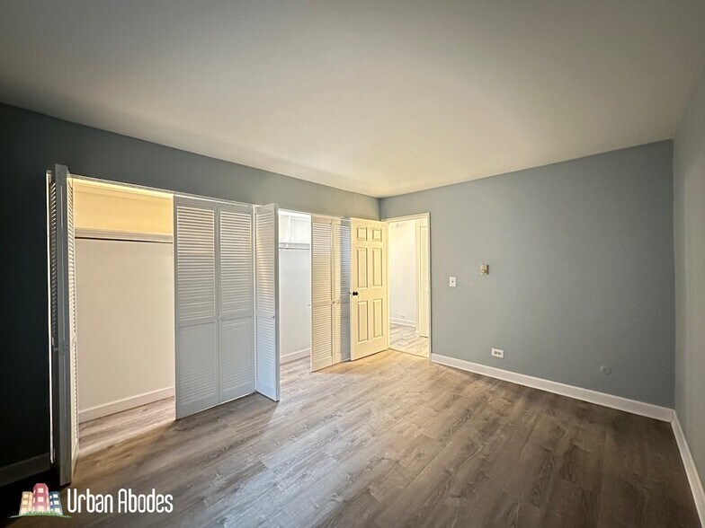 Building Photo - 3815 N Pine Grove Ave