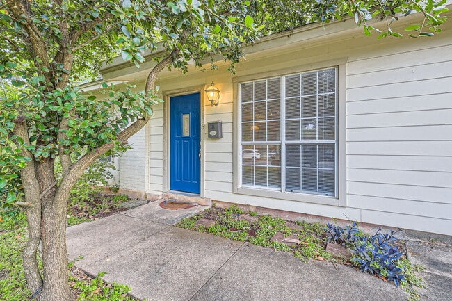 Building Photo - 5106 Orleans Court