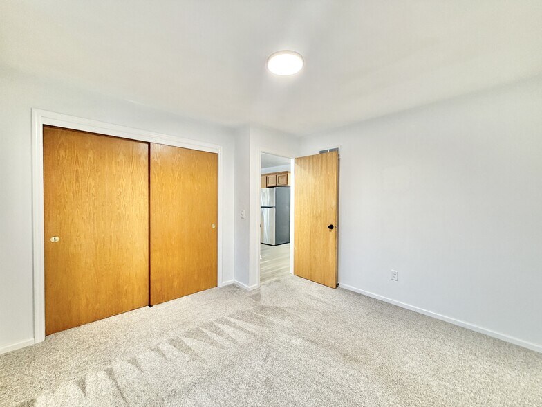Building Photo - 1124-1126 Brown Dr