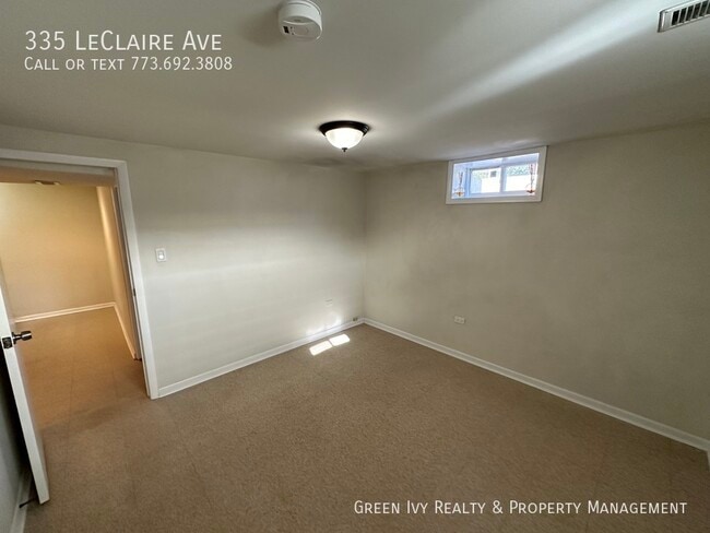 Building Photo - 335 Leclaire Ave