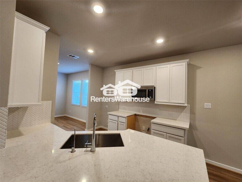 Building Photo - 19014 Whitehaven Bend Ln