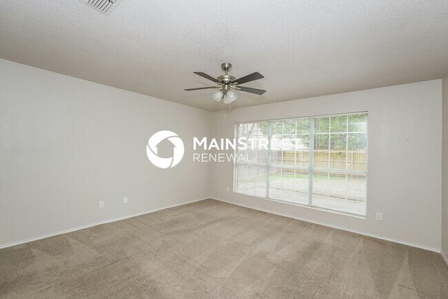Building Photo - 4 Bedroom Pet-Friendly Home in FORT WORTH,...