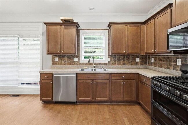 Building Photo - 518 S Fortune Way