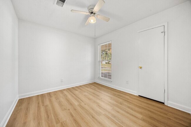 Building Photo - 6522 Brookgate Dr