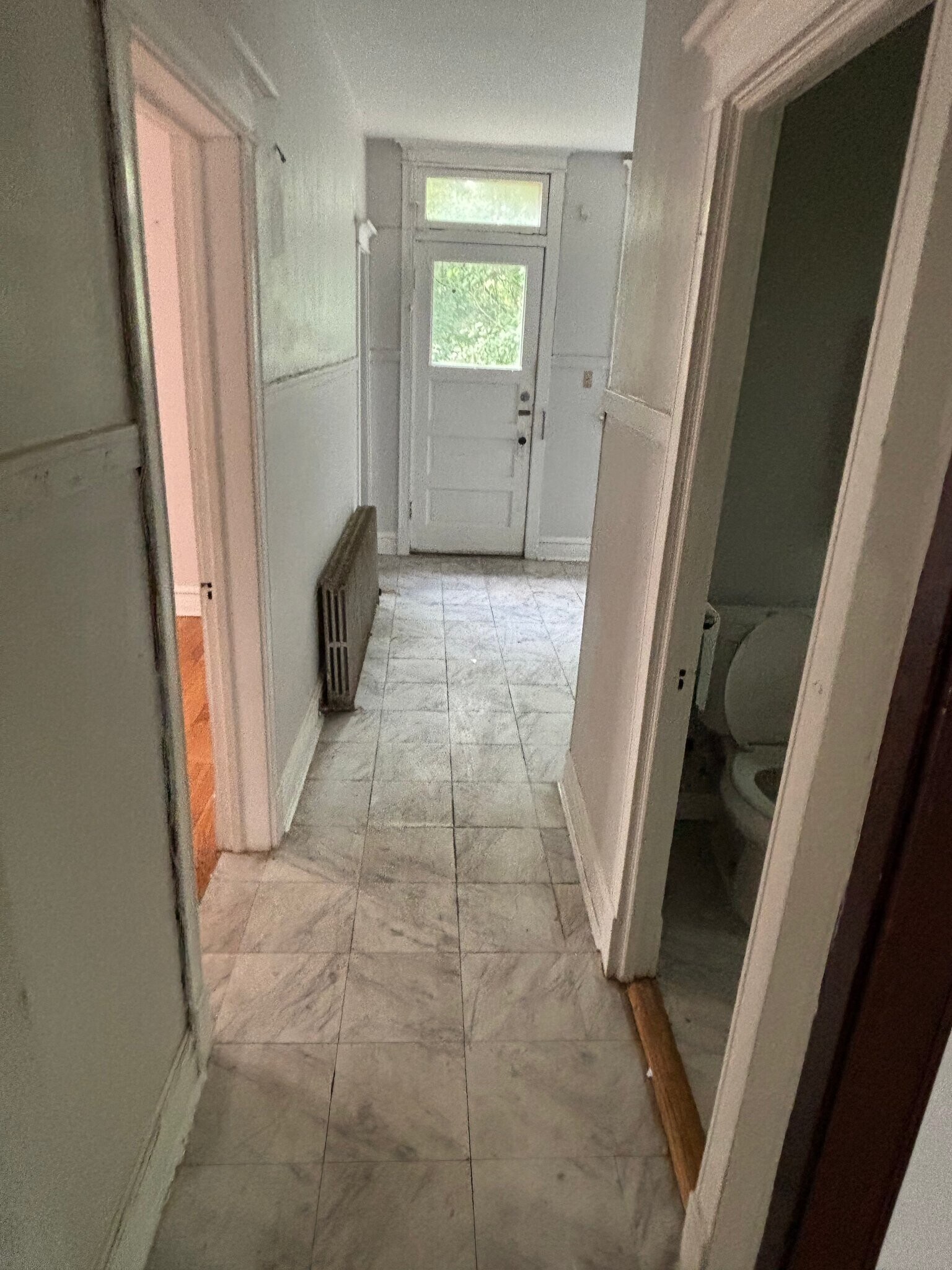 Building Photo - 708 W 61st Pl
