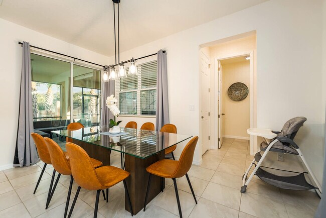 Building Photo - 1566 Mermaid Cv Wy