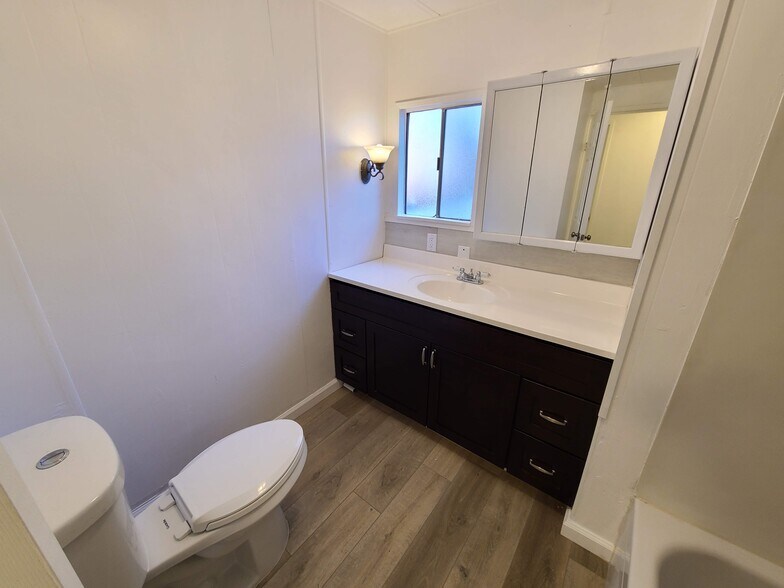 Building Photo - 4448 E Wintergreen