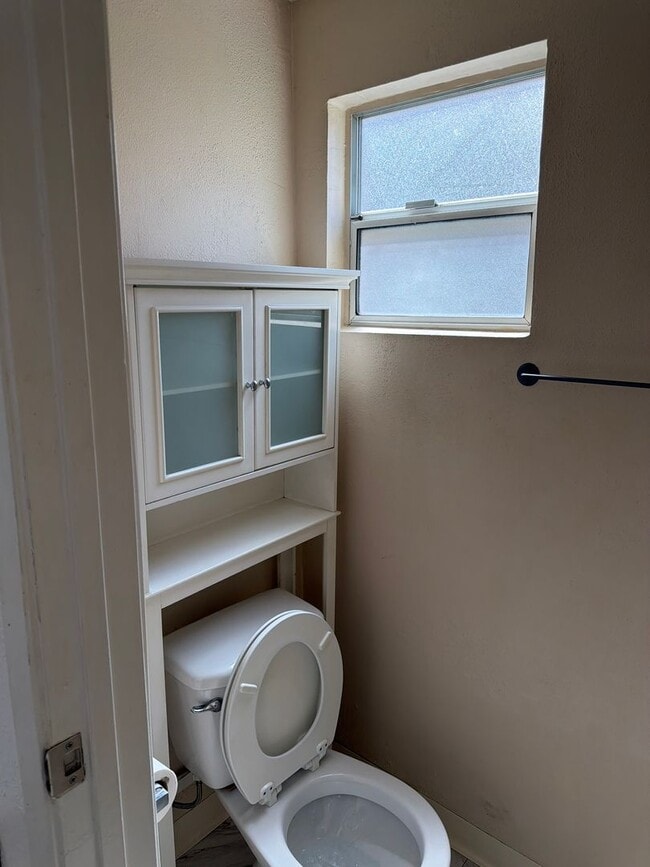 Building Photo - Charming 2 Bedroom, 2 Bathroom Home with ADU in Desirable Land Park Area