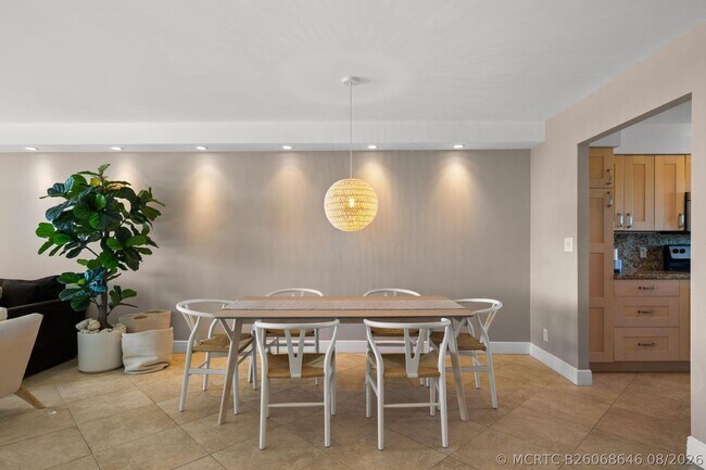 Building Photo - 511 Bayshore Dr