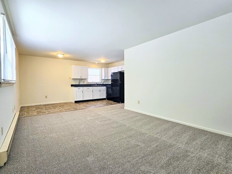 Building Photo - 367 W Washington Ave