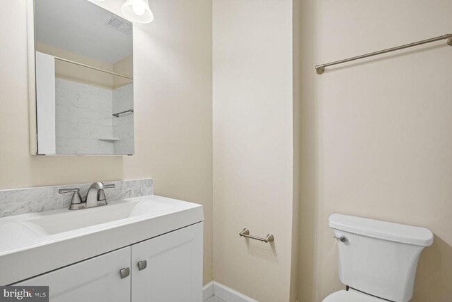 Building Photo - 1510 Chatham Colony Ct