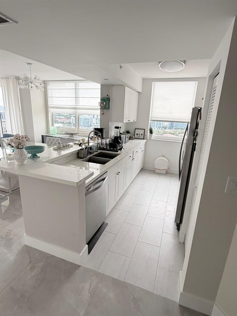 Building Photo - 19501 W Country Club Dr