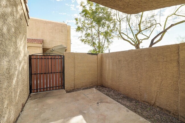 Building Photo - 17032 N 16th Dr