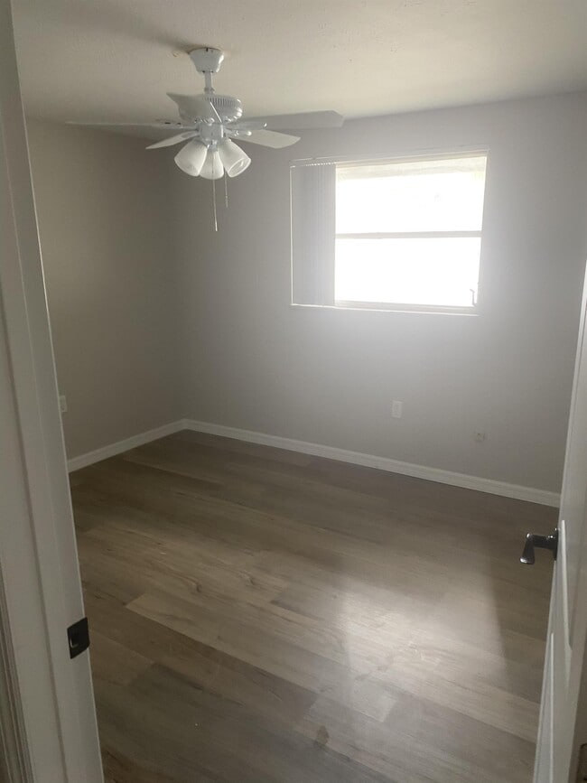 Building Photo - 5308 S Lockwood Ridge Rd