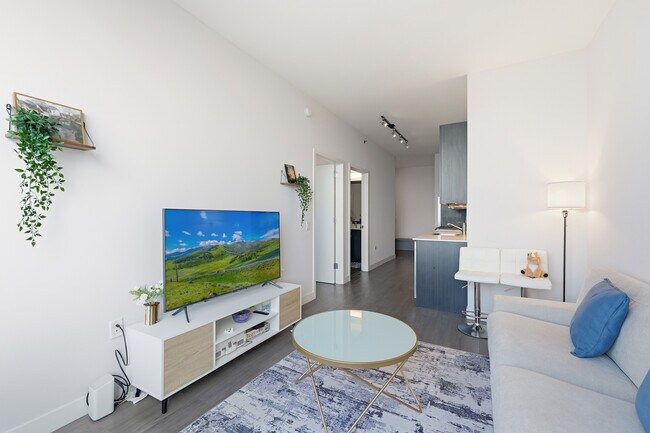 Building Photo - 1000 S Clark St