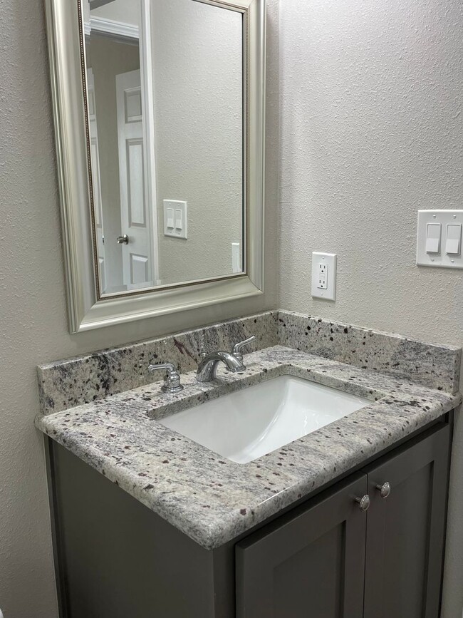 Building Photo - Upgraded 3 Bedroom/1 Bathroom_Pet Restrict...