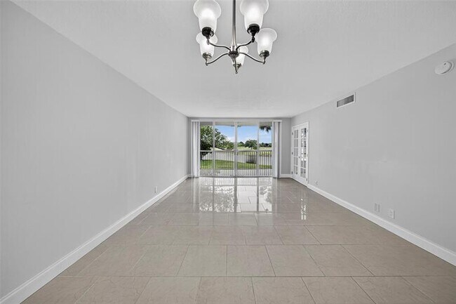 Building Photo - 3090 N Course Dr