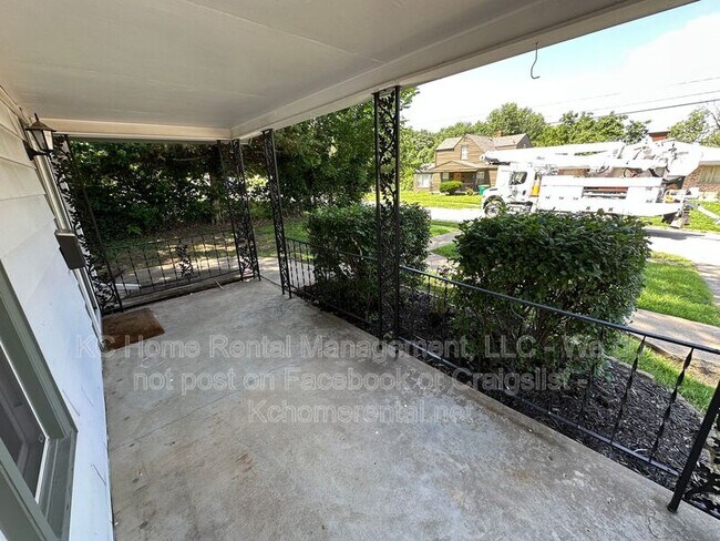 Building Photo - 4045 S Minnie St