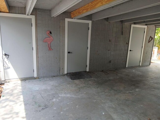 Building Photo - 5023 Inverness Dr