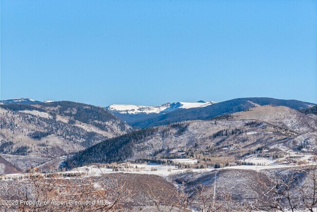 Building Photo - 2227 Juniper Hill Rd