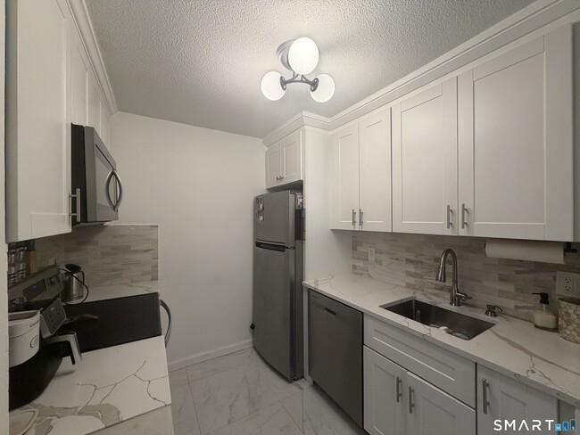 Building Photo - 3699 Broadbridge Ave