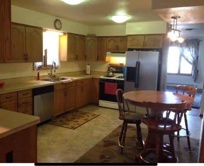 Building Photo - 175 N 10th Ave