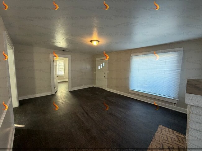 Building Photo - Charming 3-Bed with Fireplace & Large Fenced Yard!