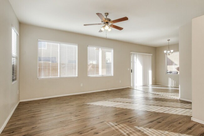 Building Photo - 3905 W Park St